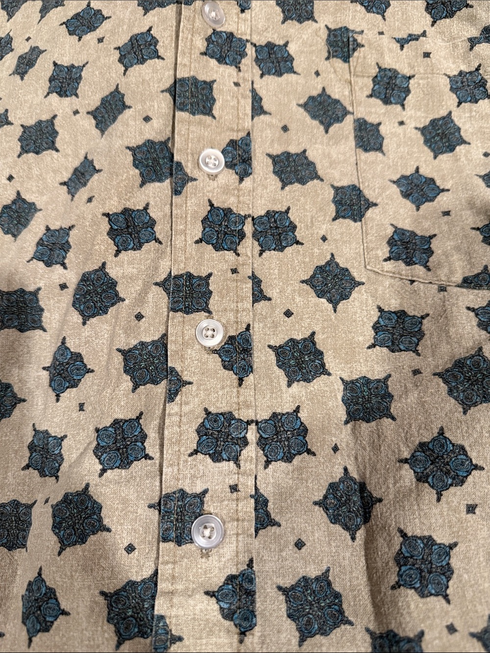 Men's Casual Short-Sleeve Button-Down Shirt — Blue Geometric Print - Picture 4 of 4
